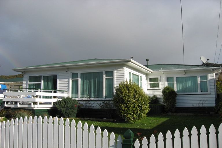 Photo of property in 79 Wainuiomata Road, Wainuiomata, Lower Hutt, 5014