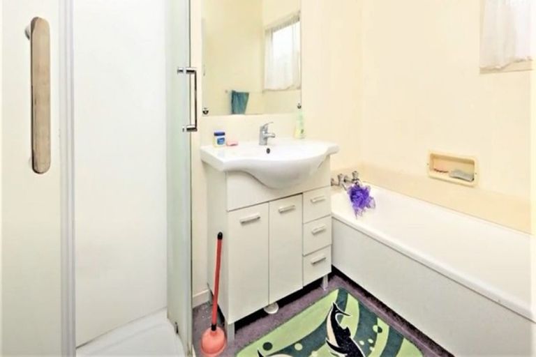 Photo of property in 17 Trounson Avenue, Clendon Park, Auckland, 2103