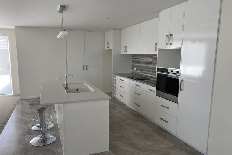 Photo of property in 24 Rochfort Crescent, Pyes Pa, Tauranga, 3112