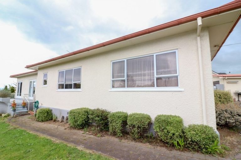 Photo of property in 32 Queen Street, Dannevirke, 4930