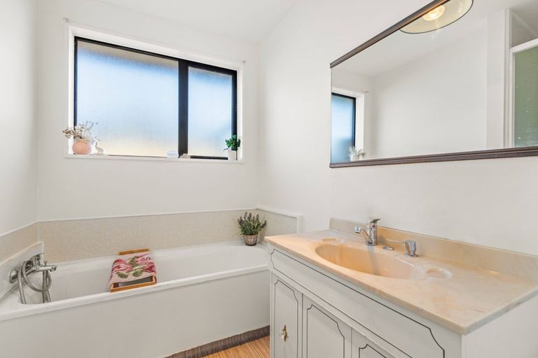 Photo of property in 2/2 Mchaffies Place, Wainoni, Christchurch, 8061