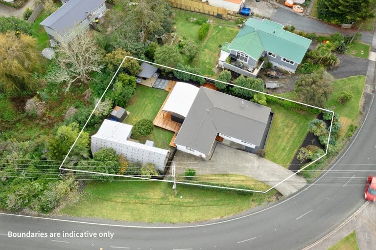 Photo of property in 51 Makiri Street, Helensville, 0800