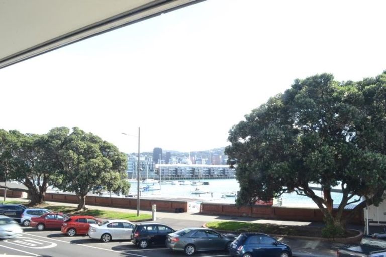 Photo of property in Mariner, 1a/140 Oriental Parade, Oriental Bay, Wellington, 6011