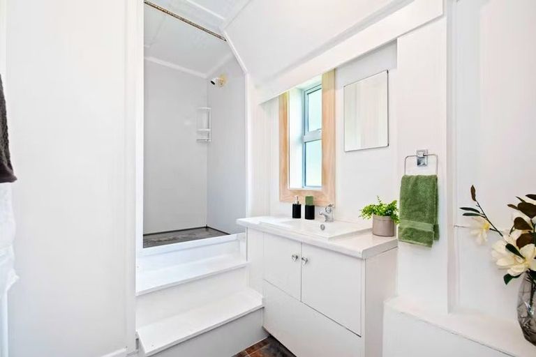 Photo of property in 180a Tuhikaramea Road, Dinsdale, Hamilton, 3204