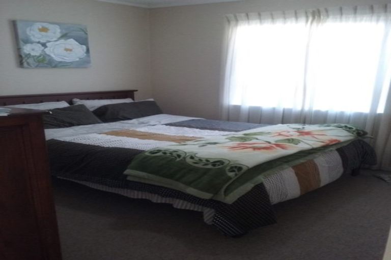 Photo of property in 30 Pinehurst Crescent, Russley, Christchurch, 8042