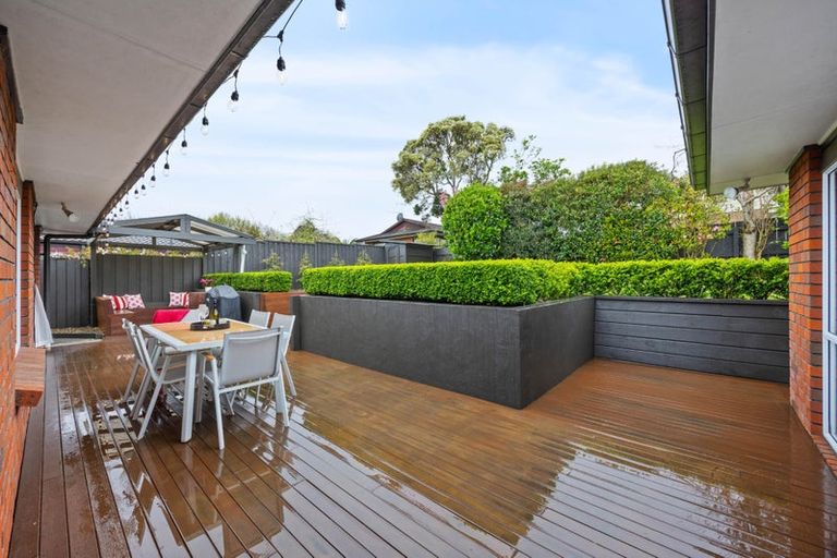 Photo of property in 6 Camira Place, Botany Downs, Auckland, 2010