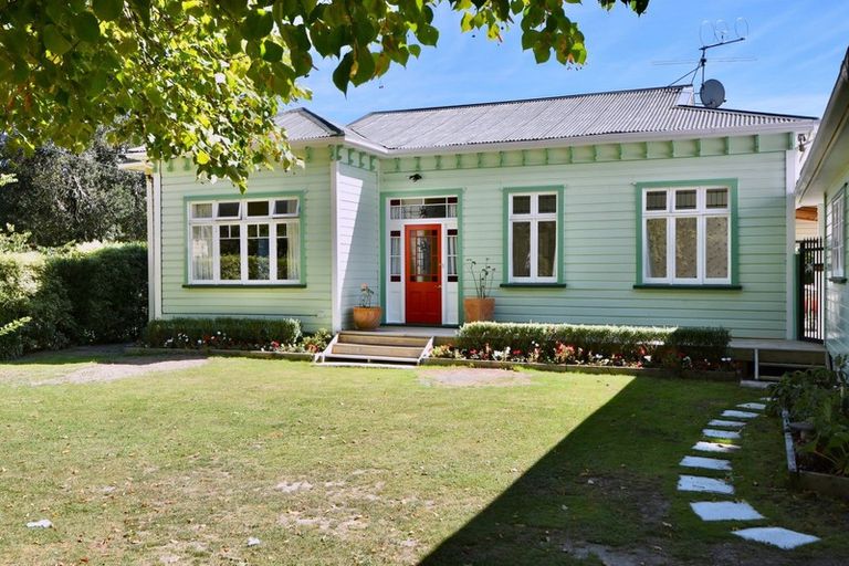 Photo of property in 206 Main Street, Greytown, 5712