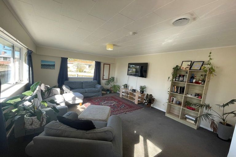 Photo of property in 1 Totara Terrace, Inglewood, 4330