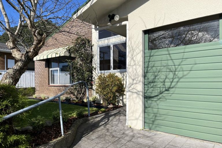 Photo of property in 23a Fulford Street, New Plymouth, 4310