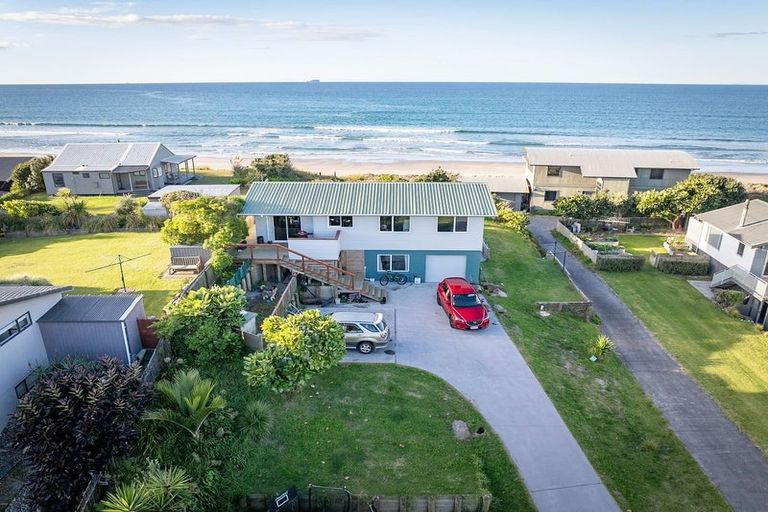 Photo of property in 573 Pukehina Parade, Pukehina, Te Puke, 3189