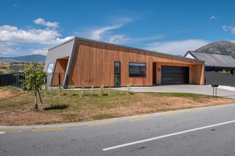 Photo of property in 14 Cumberland Road, Lower Shotover, Queenstown, 9304