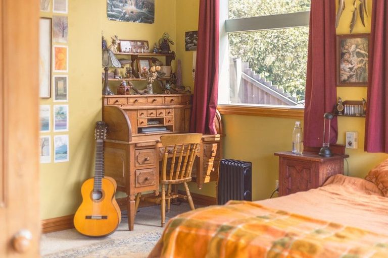 Photo of property in 13 Hawkhurst Road, Lyttelton, 8082