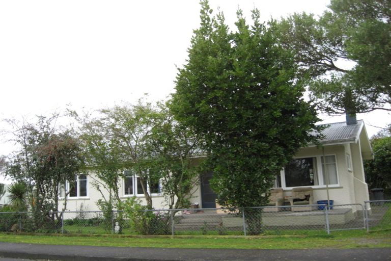 Photo of property in 183 Commercial Street, Takaka, 7110