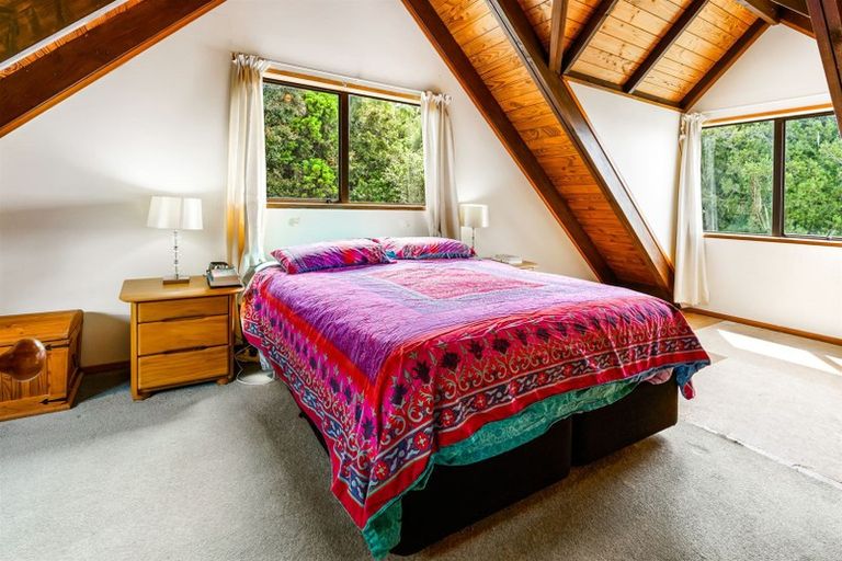 Photo of property in 21 Reynolds Place, Torbay, Auckland, 0630