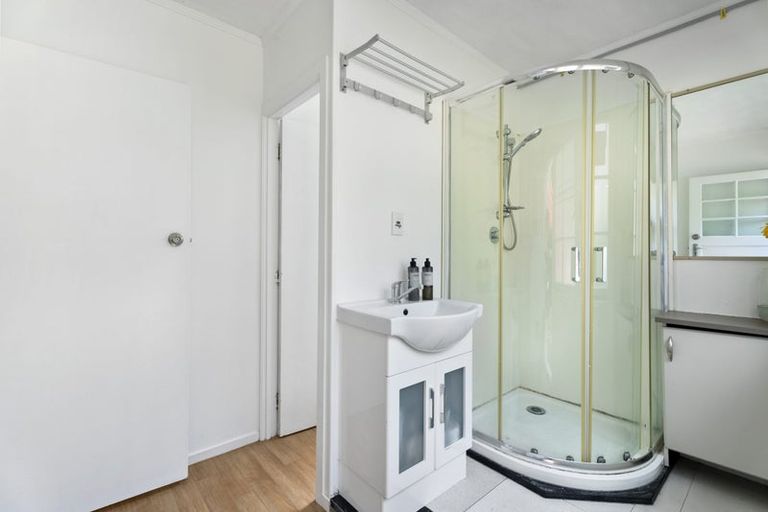 Photo of property in 30 Glencourt Place, Glenfield, Auckland, 0629