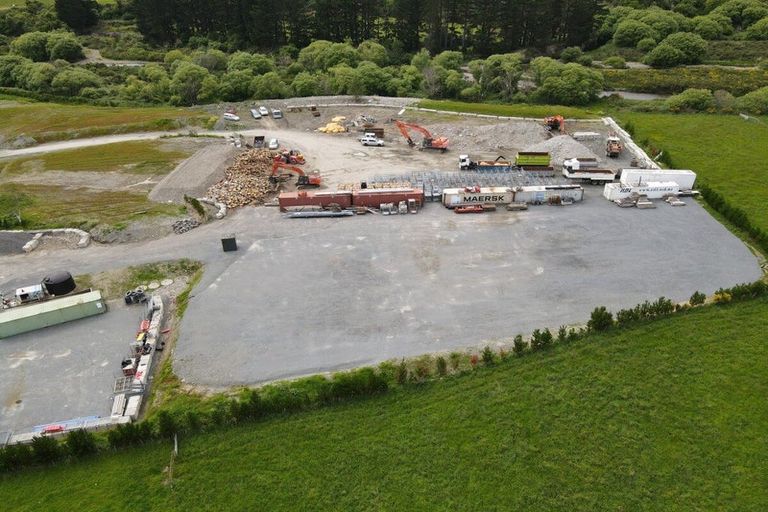 Photo of property in 1684 State Highway 2, Kaitoke, Upper Hutt, 5018