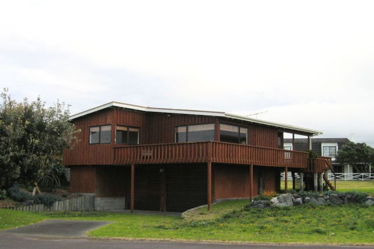 Photo of property in 16 Thistle Terrace, Omaha, 0986