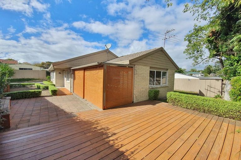 Photo of property in 2/4 South Street, Papakura, 2110