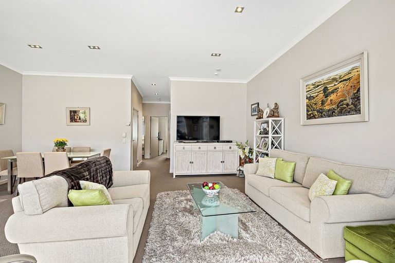 Photo of property in 5 Eaves Bush Parade, Orewa, 0931