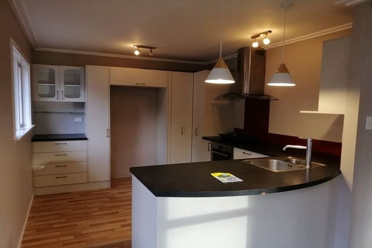 Photo of property in 32 Davis Grove, Wainuiomata, Lower Hutt, 5014