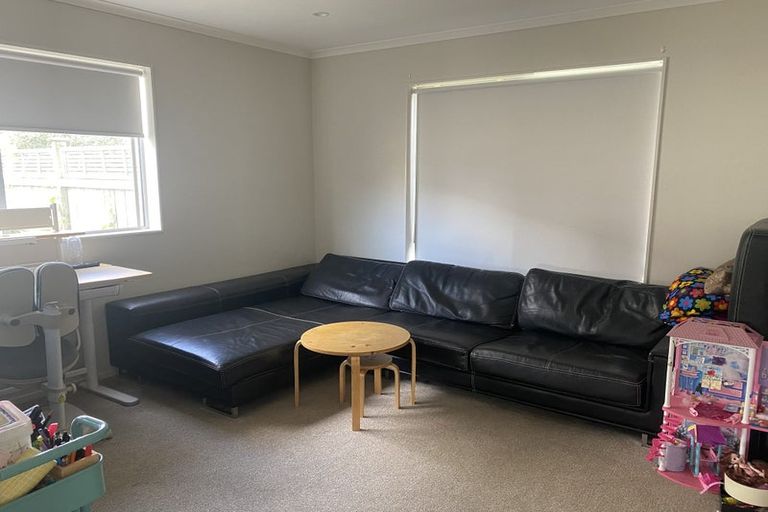 Photo of property in 21 Pepene Avenue, Takanini, 2112