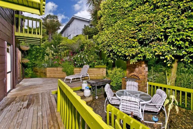 Photo of property in 2/81 Waipa Street, Birkenhead, Auckland, 0626