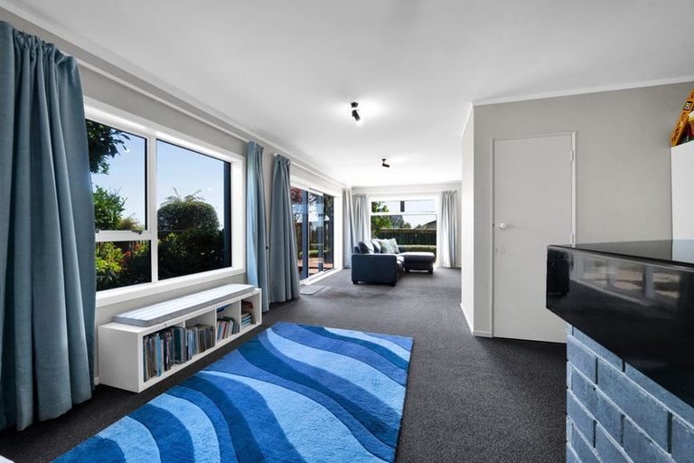 Photo of property in 138 Govett Avenue, Frankleigh Park, New Plymouth, 4310