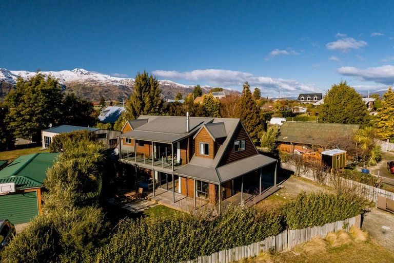 Photo of property in 4 Parry Crescent, Lake Hawea, Wanaka, 9382