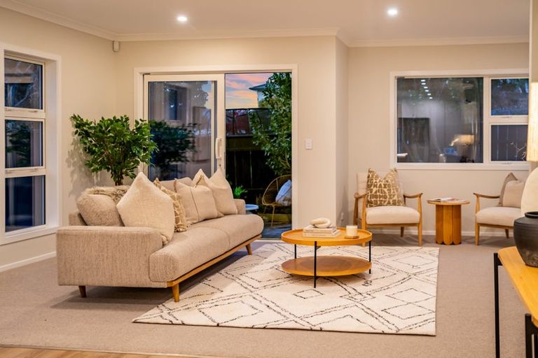 Photo of property in 70b Heretaunga Square, Silverstream, Upper Hutt, 5019