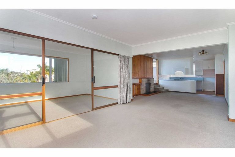 Photo of property in 1 Coronation Road, Hillcrest, Auckland, 0627