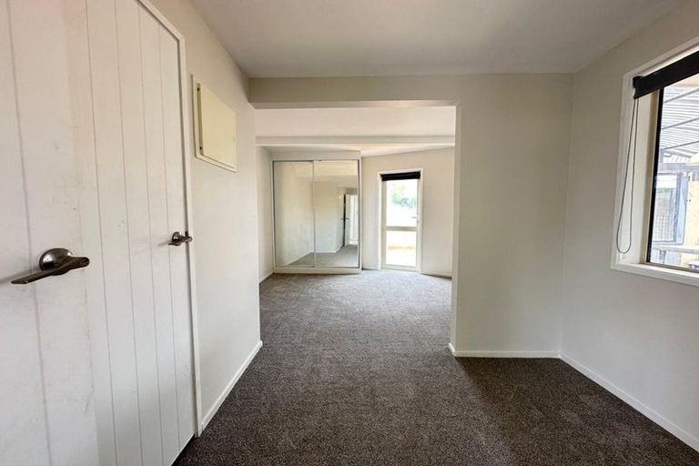 Photo of property in 47a Taikata Road, Te Atatu Peninsula, Auckland, 0610