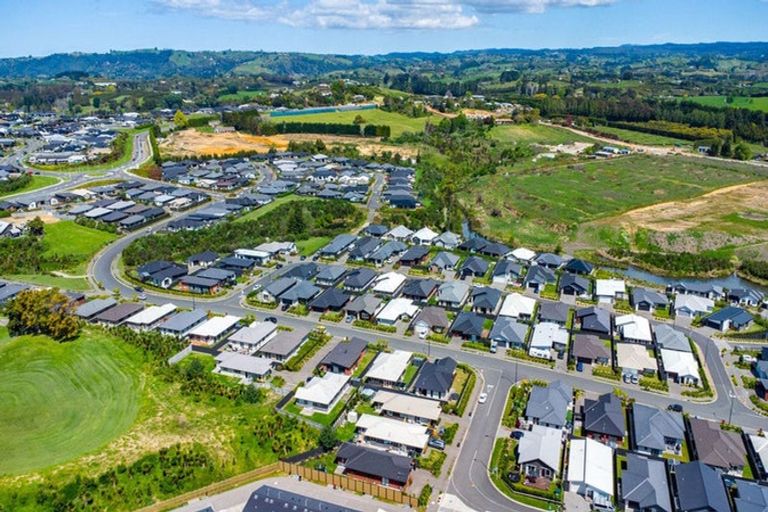 Photo of property in 106 Sentinel Avenue, Omokoroa, 3114