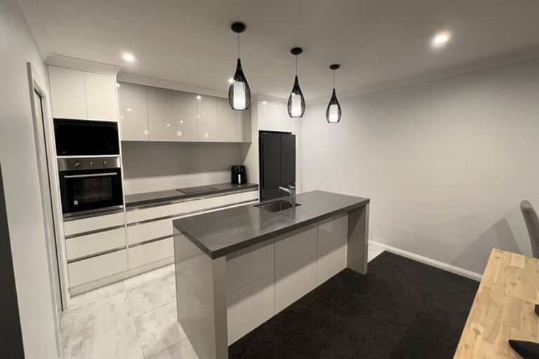 Photo of property in 5 Stratford Court, Fitzherbert, Palmerston North, 4410