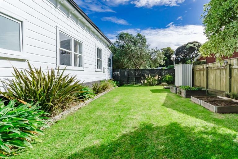 Photo of property in 10 Tilley Road, Paekakariki, 5034