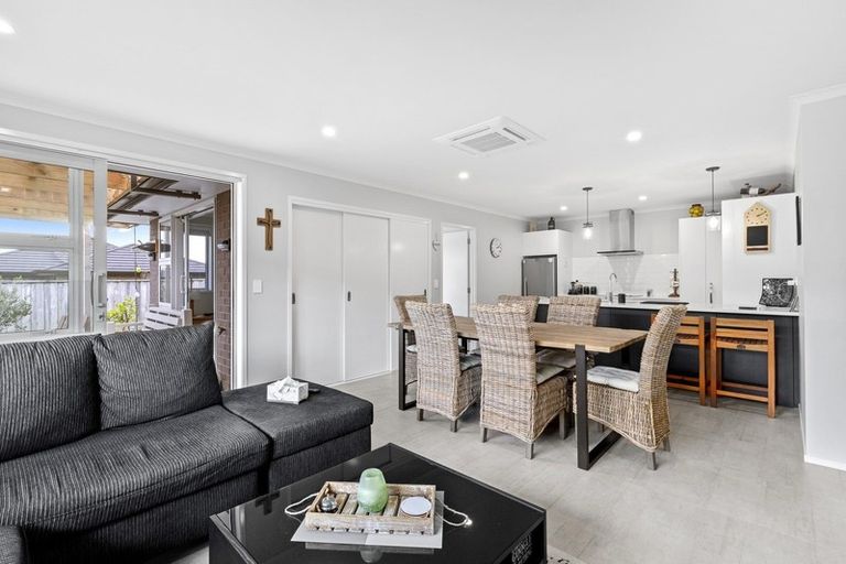 Photo of property in 11 Orchard Terrace, Riverhead, 0820