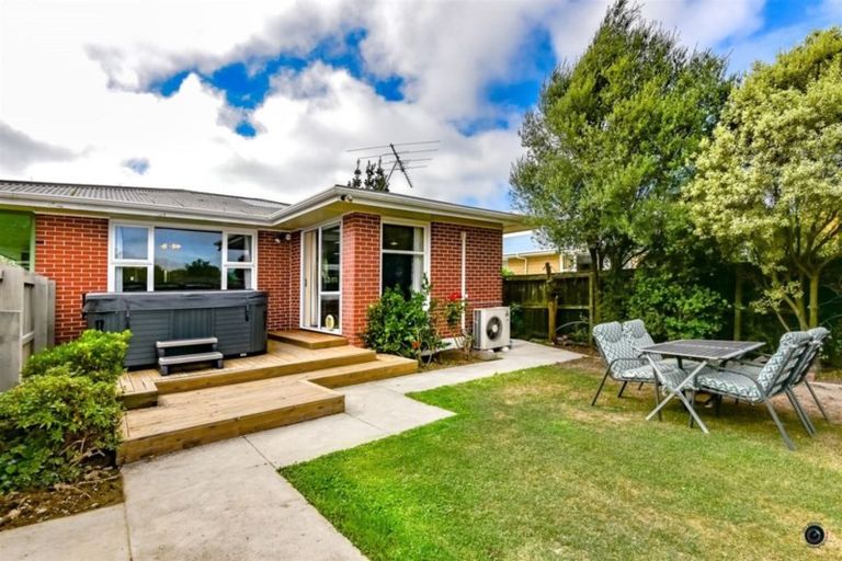 Photo of property in 27 Longmuir Street, Ilam, Christchurch, 8041