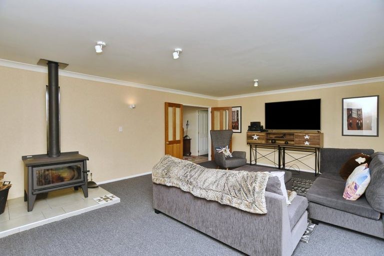 Photo of property in 8 Bank Street, Amberley, 7410