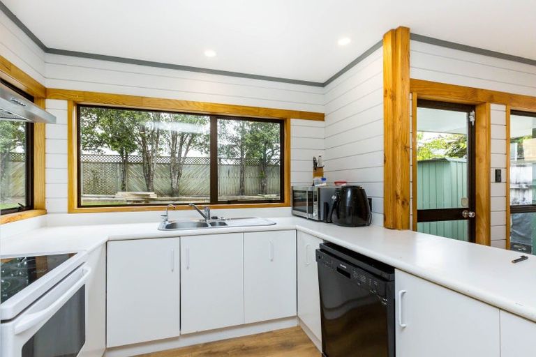 Photo of property in 4 Memphis Grove, Totara Park, Upper Hutt, 5018