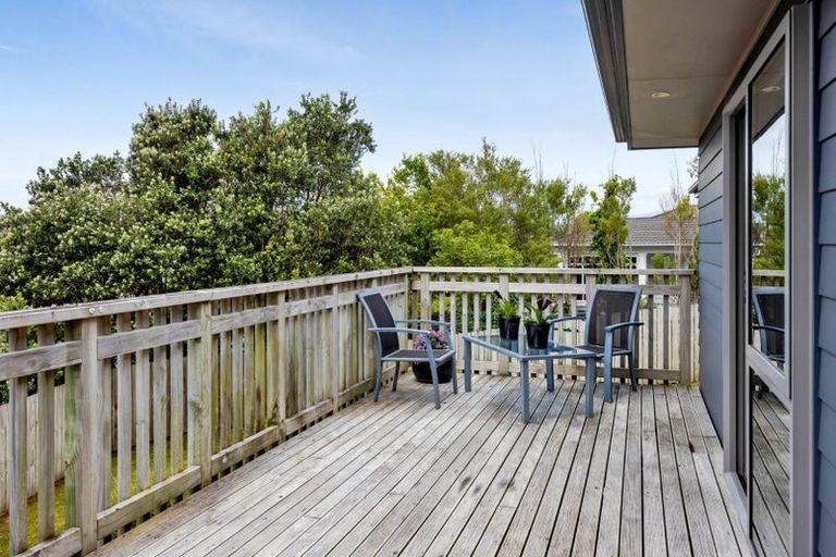 Photo of property in 102 Seaview Road, Westown, New Plymouth, 4310