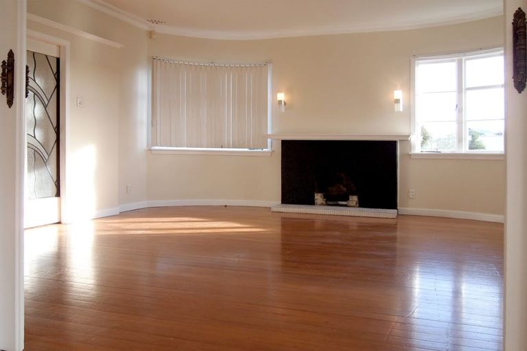 Photo of property in 1060 Great North Road, Point Chevalier, Auckland, 1022