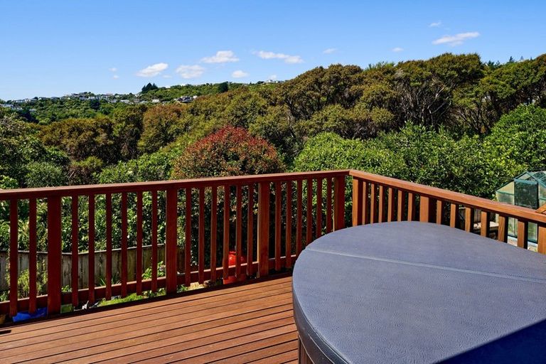 Photo of property in 12 Dornoch Place, Papakowhai, Porirua, 5024