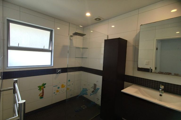 Photo of property in 103 Lynn Road, Bayview, Auckland, 0629