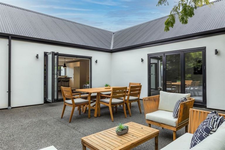 Photo of property in 55 Stapletons Road, Richmond, Christchurch, 8013