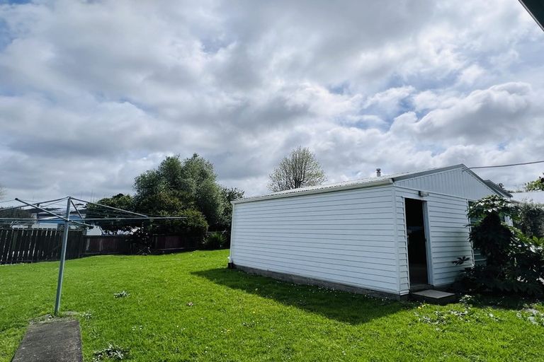 Photo of property in 26 Makora Road, Massey, Auckland, 0614