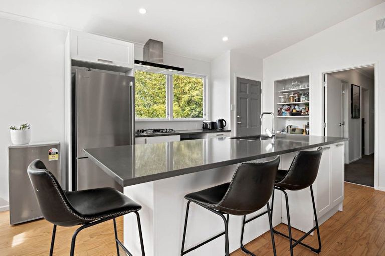 Photo of property in 15 Finlow Drive, Te Atatu South, Auckland, 0610