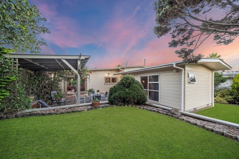 Photo of property in 54 Helvetia Road, Pukekohe, 2120