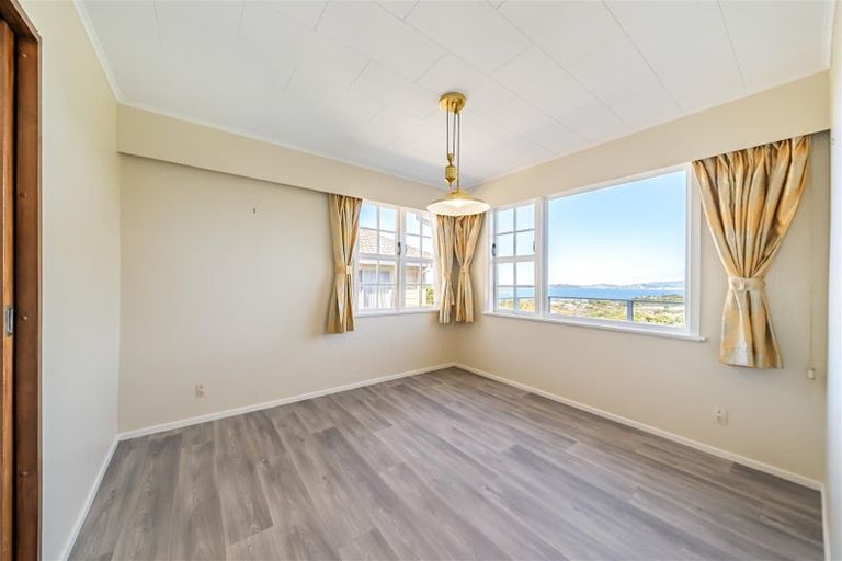 Photo of property in 24 Cypress Drive, Maungaraki, Lower Hutt, 5010