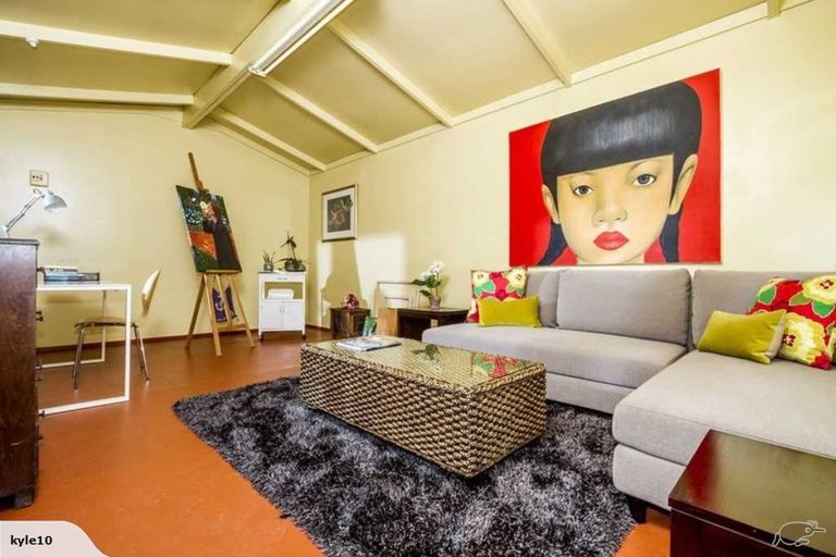 Photo of property in 65 Old Lake Road, Narrow Neck, Auckland, 0624