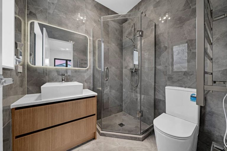 Photo of property in 28 Korowhiti Road, Clarks Beach, 2122