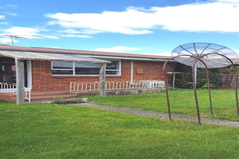 Photo of property in 2/13 Bowen Street, Upper Riccarton, Christchurch, 8041